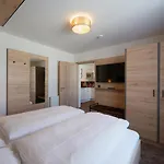 Schneider Aparthotel 4*
